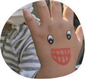 手にいたずら書き