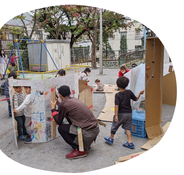 ダンボールあそび